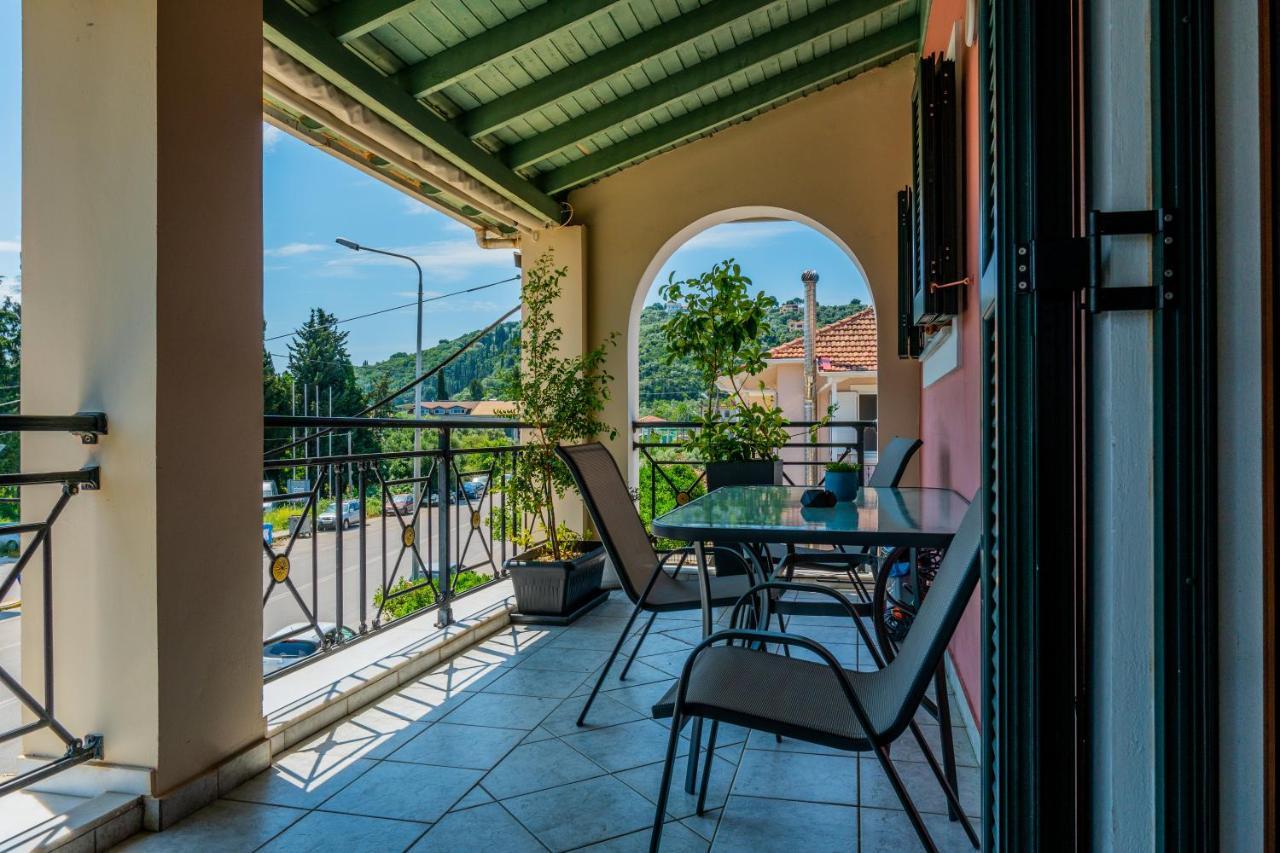 G.R Luxury Apartment Kalligoni Exterior photo